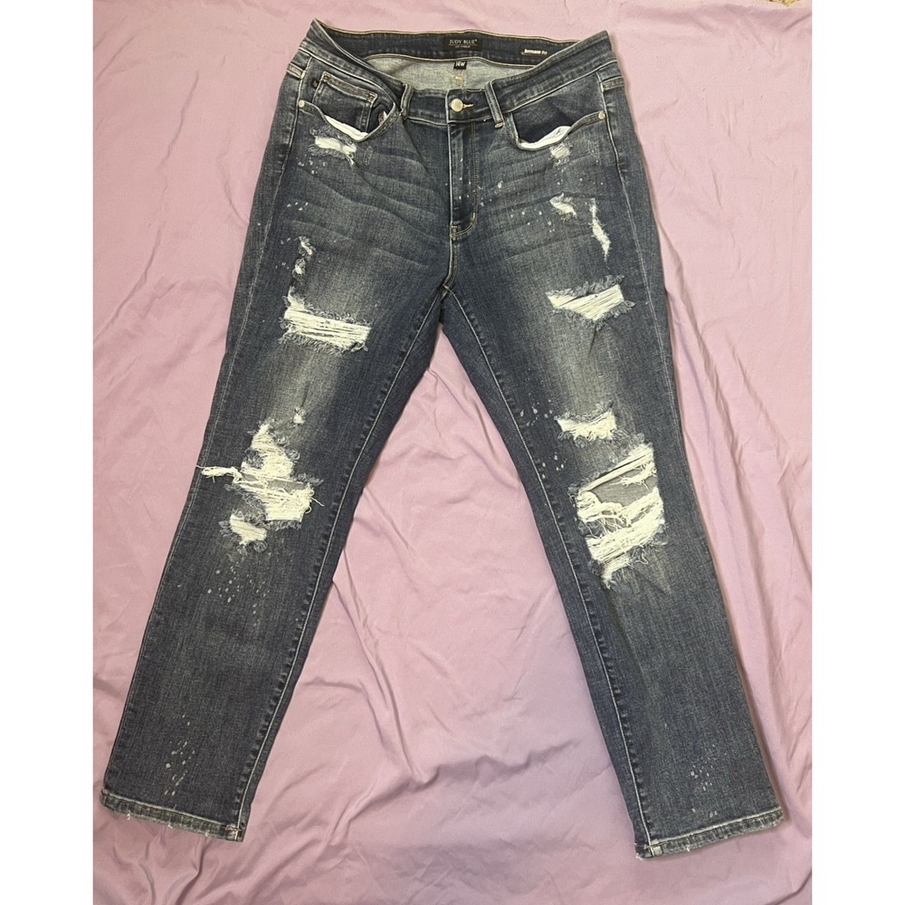 Judy Blue Women's Size 14W Boyfriend Fit Distressed Shredded Taper Ankle‎ Jeans